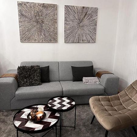 Riverside Apartment كارلوفي فاري المظهر الخارجي الصورة