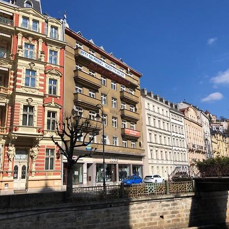 Riverside Apartment كارلوفي فاري المظهر الخارجي الصورة
