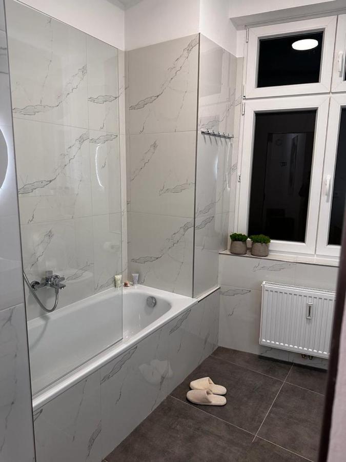 Riverside Apartment كارلوفي فاري المظهر الخارجي الصورة
