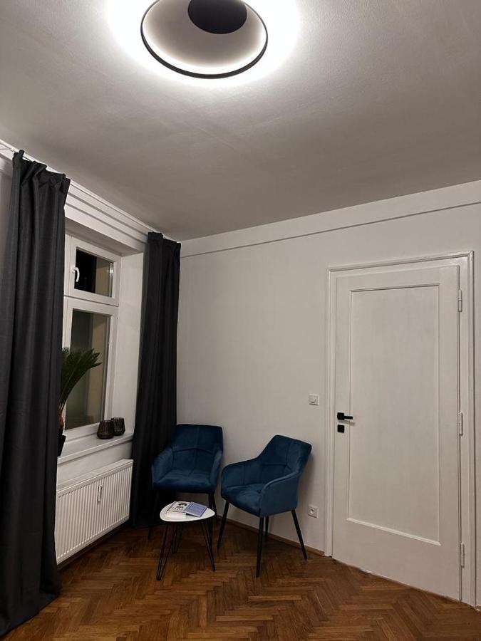 Riverside Apartment كارلوفي فاري المظهر الخارجي الصورة