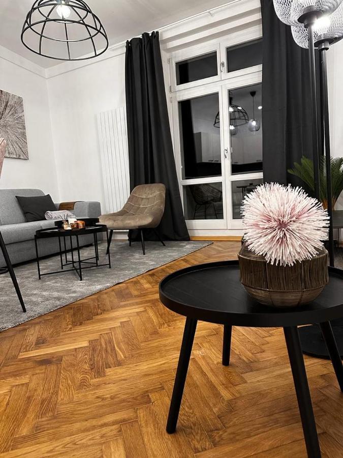 Riverside Apartment كارلوفي فاري المظهر الخارجي الصورة